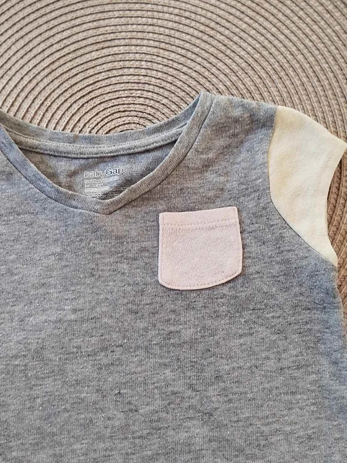 🌈Camiseta gris cuello en V BabyGap Bebé Filla 2años / 86cm – photo 2